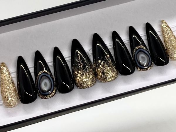 What Is the MOQ for Press On Nails Orders